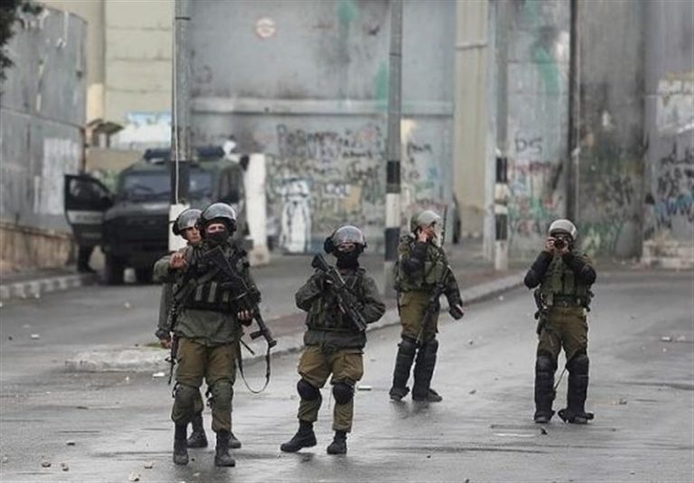 یک فلسطینی به ضرب گلوله صهیونیستها در جنوب الخلیل به شهادت رسید