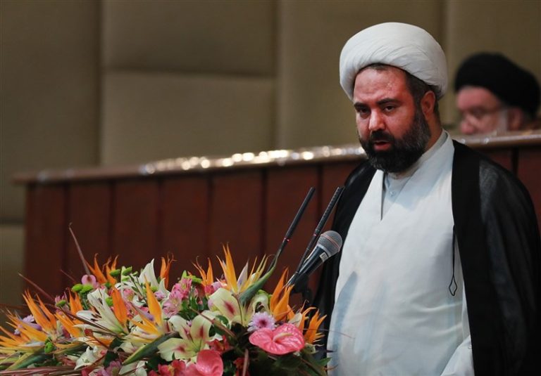 تلخابی: کم کردن فاصله مسئولین و مردم از راههای اعتمادسازی و ایجاد امیدواری در جامعه است
