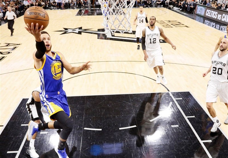 تمرین ستاره تیم بسکتبال گلدن استیت در کویر!