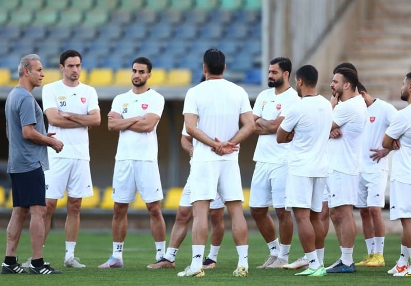 تمرین ۷۰ دقیقهای پرسپولیس با ۵ غایب