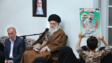 رهبر انقلاب اسلامی: شهیدان، الگوهای بی‌زوال برای همه نسل‌ها هستند