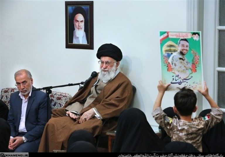 رهبر انقلاب اسلامی: شهیدان، الگوهای بیزوال برای همه نسلها هستند