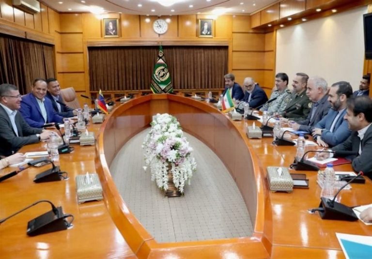 روسای کمیسیون مشترک همکاریهای اقتصادی جمهوری بولیواری ونزوئلا و ایران در تهران دیدار کردند