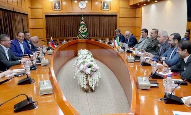 روسای کمیسیون مشترک همکاری‌های اقتصادی جمهوری بولیواری ونزوئلا و ایران در تهران دیدار کردند