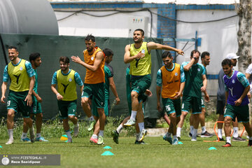 عکس| حمایت ویژه پیشکسوتان از استقلال و نکونام