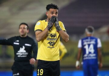 عکس| حمله شدید نورافکن به محمدحسین میثاقی؛ چرا با تیم «پ» مدارا میکنی؟