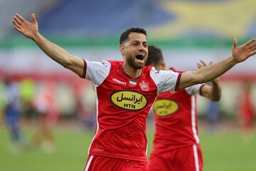 عکس| واکنش متفاوت پورعلیگنجی به جنجالهای حضور رونالدو در تهران