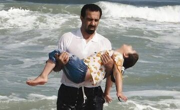 نجات و احیای موفق کودک غرق شده در ساحل میانکاله
