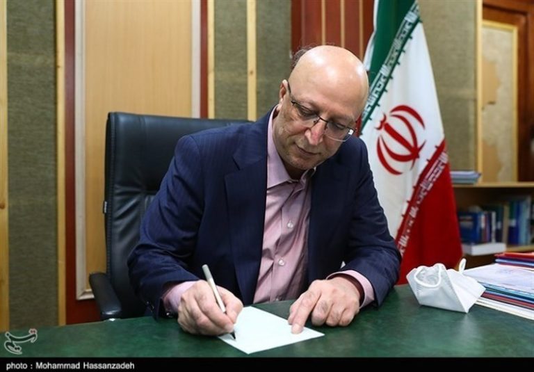 وزیر علوم: بورس صنعت اشتغال را زیاد و مهاجرت را کم میکند