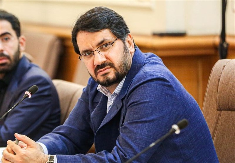 گرانفروشی ۴۰درصدی فولاد در بورس کالا/ بذرپاش: با توهینها عقبنشینی نمیکنم