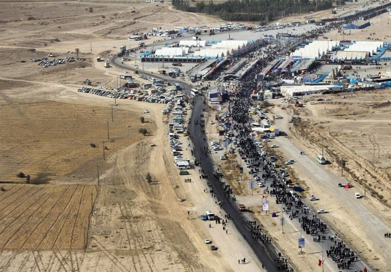 گزارش هوایی خبرنگار برگزیده های ایران از مرز مهران/ کمبود اتوبوس و ازدحام سنگین زائران در پایانه برکت/ اکثر موکبها جمع شدهاند + فیلم
