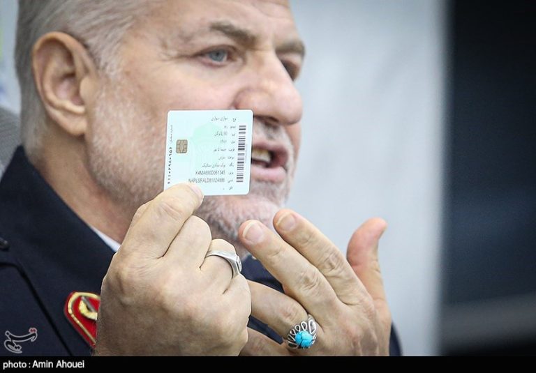 ارائه گواهینامه رانندگی ۲ زبانه بهزودی/ اجرای شمارهگذاری خودرو از درب منزل در تهران