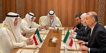 امیرعبداللهیان در دیدار با همتای کویتی: عدم توقف جنایات رژیم صهیونیستی فضای منطقه را از کنترل خارج می‌کند
