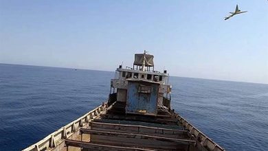 انهدام شناور دریایی با پهپاد انتحاری ابابیل ۲ در رزمایش ارتش