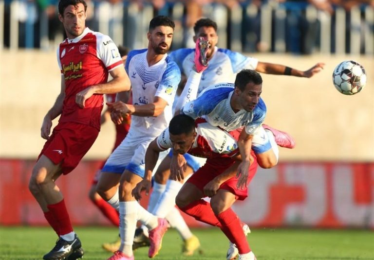 باشگاه پرسپولیس: از داور بازی با ملوان شکایت میکنیم