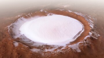 برف انبوهی که در مریخ بر خاک نشسته / عکس
