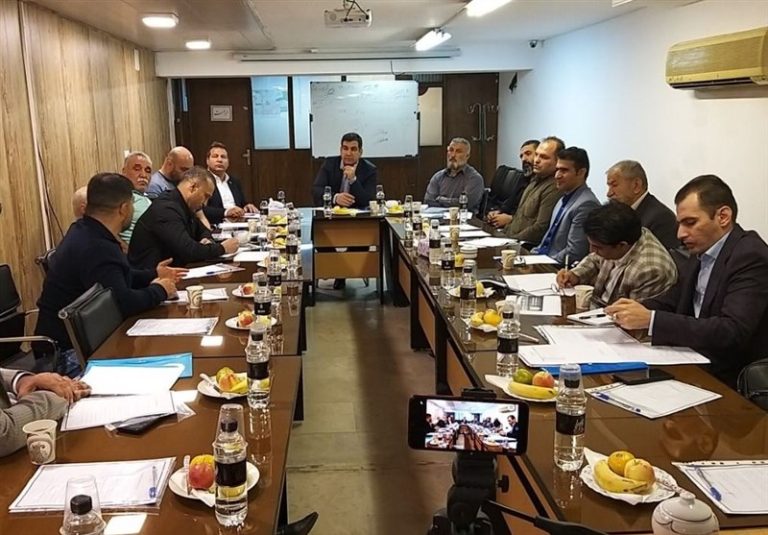 برگزاری نشست هماندیشی بوکس در غیاب چهرههای صاحبنام/ عزم جدی حسینی برای استخدام مربی خارجی