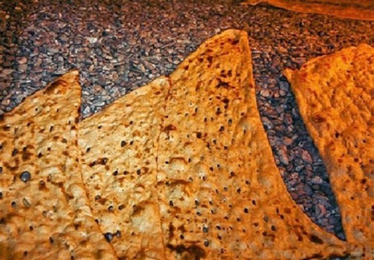 تذکر به خاندوزی درباره قیمت نان