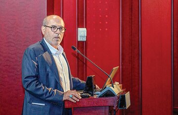 جهان وارد انقلاب پنجم توسعه شد ما بین انقلاب دو و سه ماندهایم/ خطر مهاجرت را جدی بگیرید