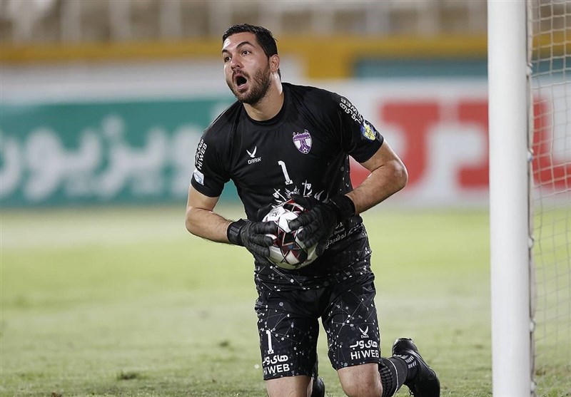 حقیقی: ایران با کشورهایی که هر ۳ روز بازی میکنند، چه فرقی دارد؟/ هوادار موش آزمایشگاهی شده است