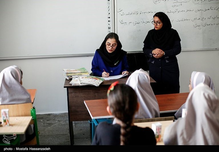 دانشجومعلمان ورودی ۹۸ و ۹۹ در ۱۴ استان به کلاسهای درس بدون معلم وارد شدند