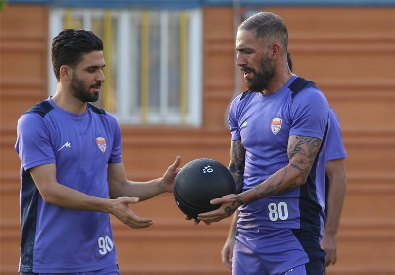 دژاگه: تصمیمی برای خداحافظی ندارم و هر جایی بازی نمیکنم/ از استقلال و نکونام پیشنهادی نداشتم