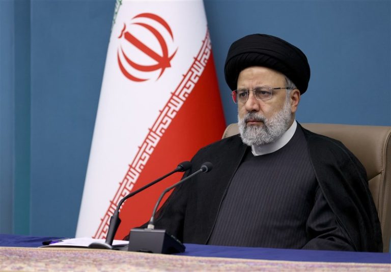 رئیسی: عدم برخورد جدی با قاچاق کالا موجب تضعیف حاکمیت است
