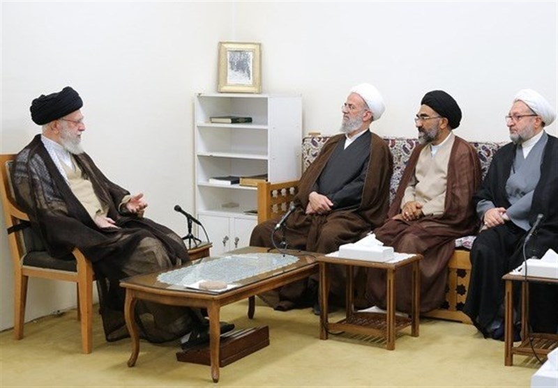 رهبر انقلاب: باید زمینه تربیت و رشد امثال آیتالله ناصری فراهم شود