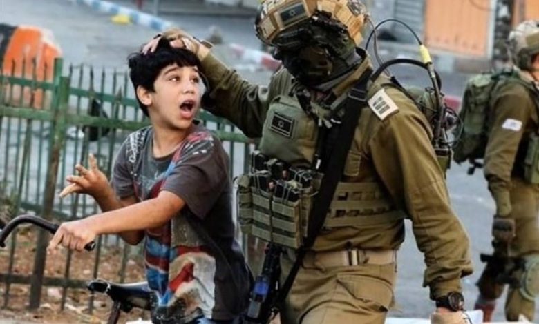 رژیم صهیونیستی ۹ کودک فلسطینی را هنگام خروج از مدرسه دستگیر کرد