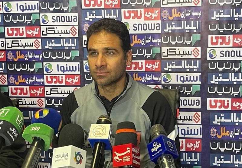صادقی: هر کسی به ورزشگاه بیاید از دیدن بازی ذوبآهن – تراکتور لذت میبرد/ به تک تک بازیکنانمان اعتقاد فنی داریم