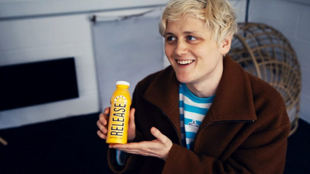 مستندساز انگلیسی ادرار رانندگان آمازون را بهعنوان نوشیدنی انرژیزا در آمازون فروخت!