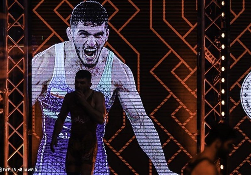 نخودی: پاداش ۳ مدال جهانی کشتی من ۵ کارت هدیه بود/ نمیدانم درِ کدام خانه را زدند که گفتند آمدیم نبودید!