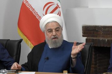 پاسخ دفتر حسن روحانی به روزنامه دولت: روحانی نه پیش‌شرط برای بازگشت به برجام را پذیرفت نه «دیدار نمایشی» را /ترامپ ده‌ها بار درخواست ملاقات داشت