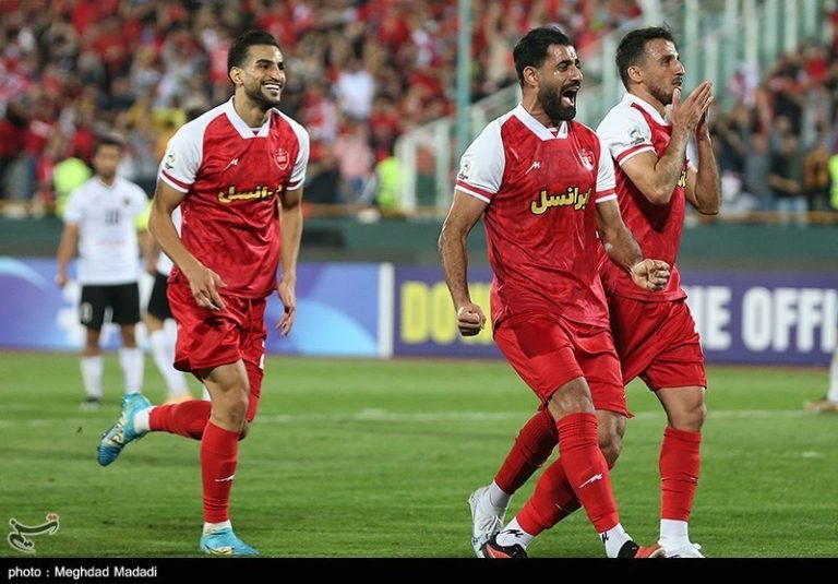 پیروزی پرسپولیس در بازی «VAR» با همکاری صادقی و بیرانوند/ نسخه تاجیکها با دَبِل پیچیده شد + فیلم