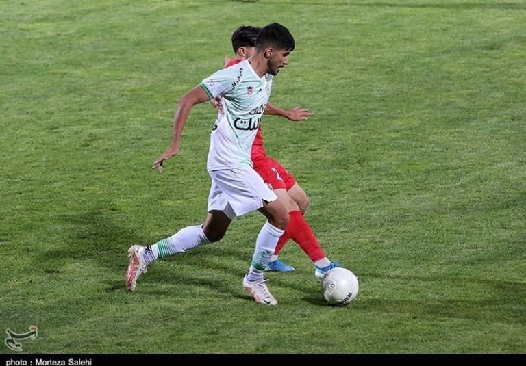 پیروزی یک نیمهای ذوبآهن مقابل تراکتور