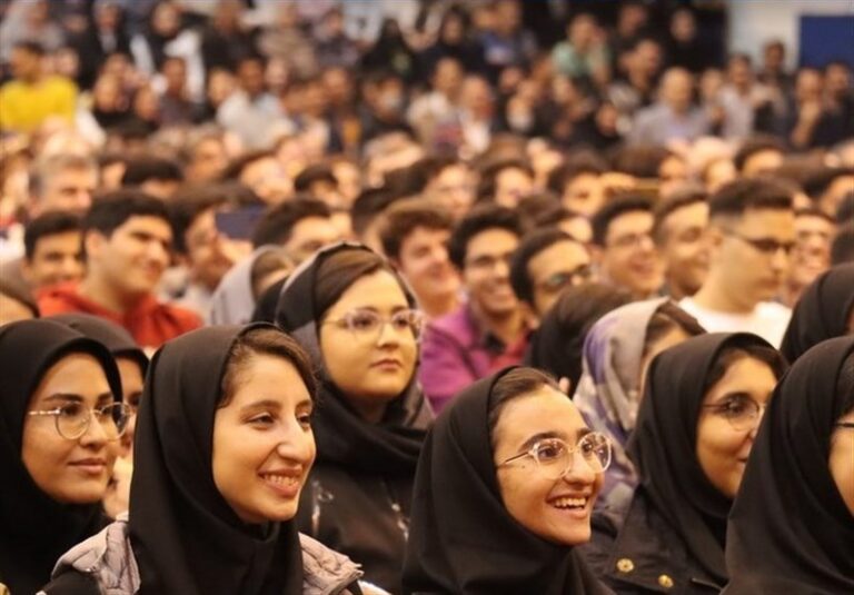 توجه ویژه مسئولان دانشگاه آزاد به مسائل مالی و شهریهای دانشجویان