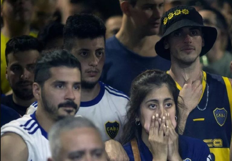 خودکشی پلیس آرژانتینی پس از شکست بوکاجونیورز