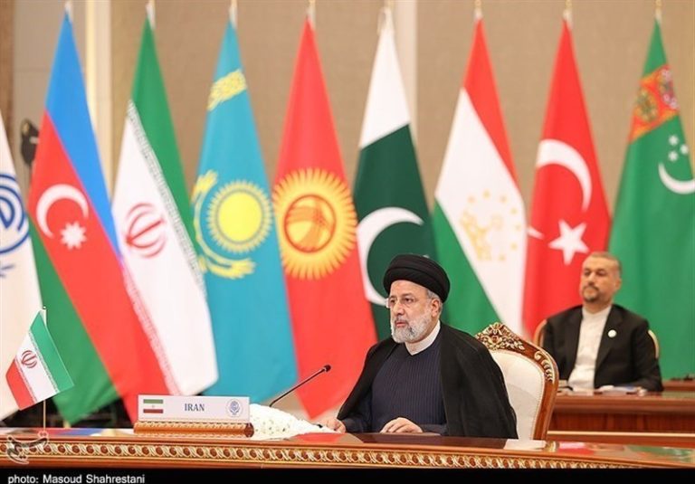 رئیسی در اجلاس اکو: فعالیت سازمان اکو مورد حمایت بیقیدوشرط ایران است/ توقف سخنرانی برای قرائت فاتحه برای شهدای غزه