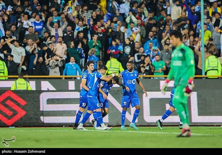 رشیدی: فکر نمیکردم استقلال در جمع مدعیان قهرمانی قرار بگیرد/ حسرت بازی با سپاهان را میخورم