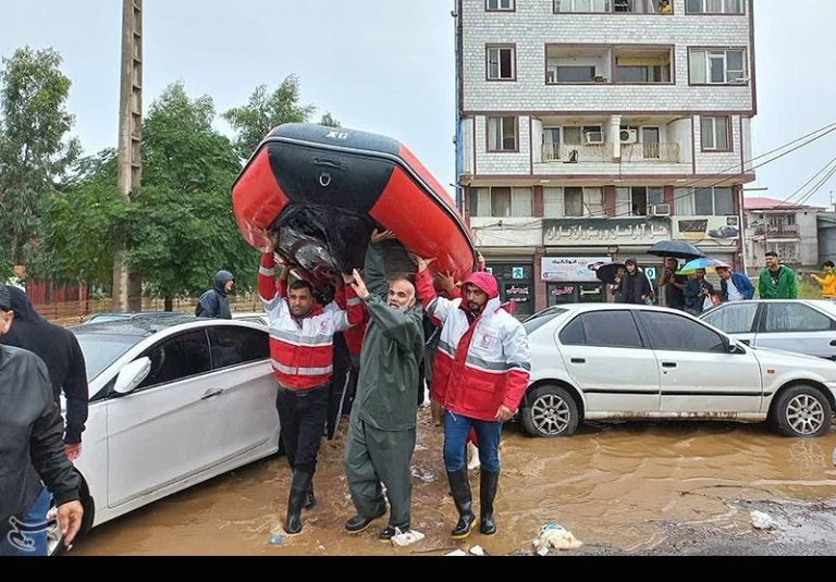 سیل و آبگرفتگی در ۱۳ استان/ امدادرسانی به ۲۶۰۳ نفر/ جستوجو برای نجات مفقودین ادامه دارد