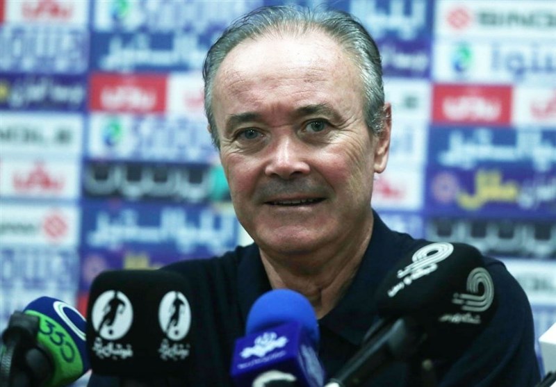 مارتنیس: به خاطر انرژی هواداران توپ به تیر دروازه ما خورد و گل نشد/ با شکست آلومینیوم به جدول برگشتیم