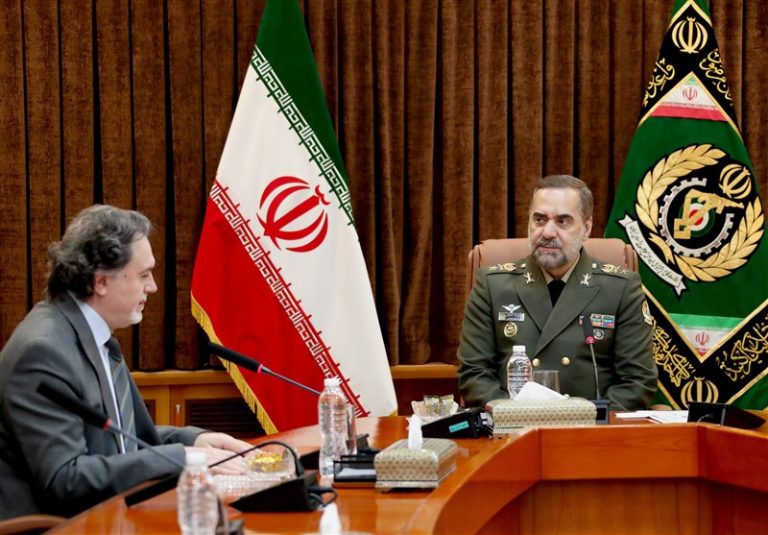 وزیر دفاع در دیدار سفیر ترکیه: دخالت آمریکا در جنایات صهیونیستها شرایط امنیتی منطقه را پیچیدهتر کرده است