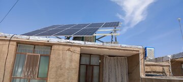 آغاز طرح نصب ۸۰۰ پنل خورشیدی ویژه منازل مددجویان کمیته امداد در استان