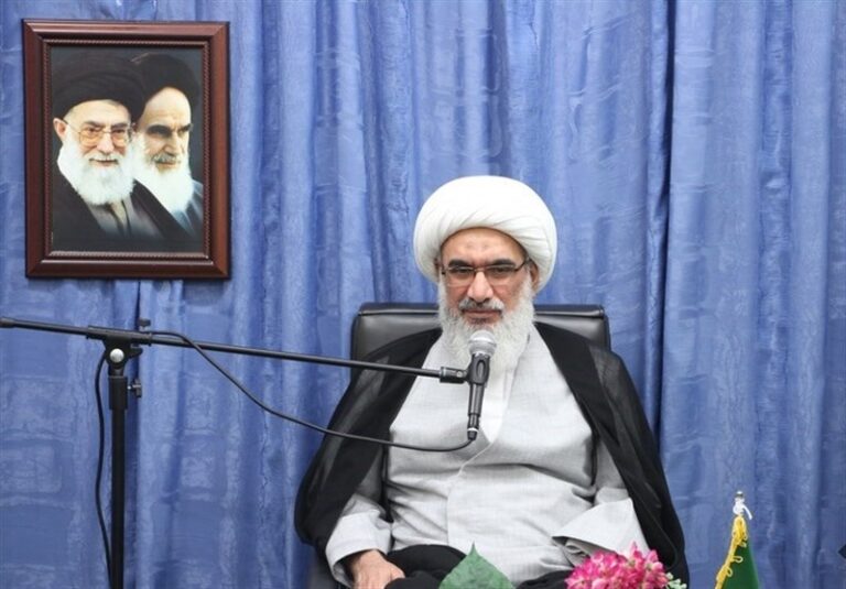 آیتالله بوشهری: داشتن بصیرت سیاسی امری ضروری برای طلاب است