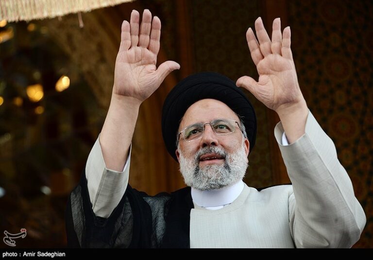 آیتالله رئیسی وارد فیروزکوه شد