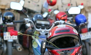 اهدای تعداد ۷۵ عدد کلاه ایمنی به موتورسواران روستا های «پشته بنان ، پا سفید و فاریاب » در شهرستان رودان