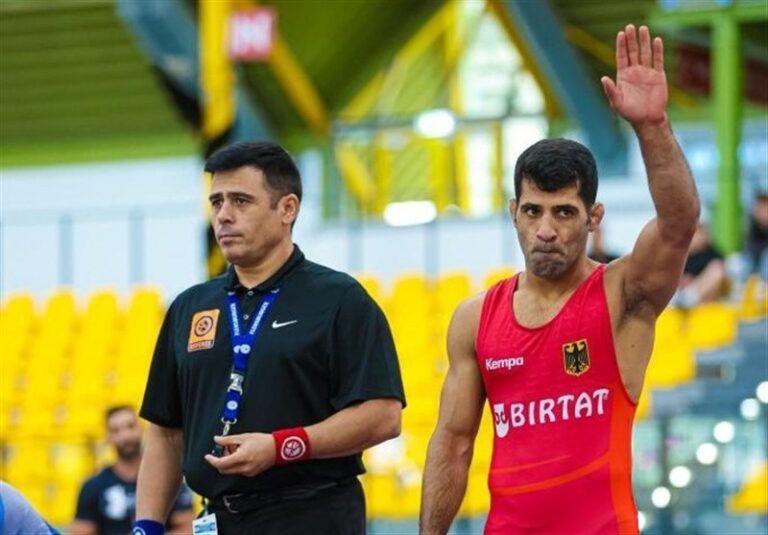 بررسی داوری کشتی ایران توسط کریمپور؛ از بحث داوران خارجی تا تاثیرگذاری کارتهای زرد و قرمز