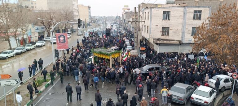 تشییع پیکر “سردار شهید حسین محمدی”/ آرام گرفتن شهید محمدی در کنار “شهید قربانخانی” در گلزار شهدای یافتآباد + فیلم و تصاویر