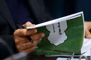 جدال سنگین دولت و مجلس بر سر بودجه/ شقاقی: به مالیاتها دست نزنید؛ طبقه متوسط به پایین بین سنگآسیاب تورم و مالیات له میشود