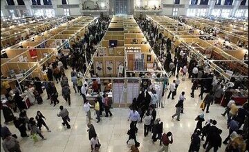حضور بیش از ۸۰۰ ناشر خارجی و داخلی در نمایشگاه کتاب تبریز/ عرضه ۷۰ هزار عنوان کتاب